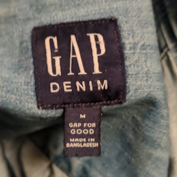 GAP Denim Button-Up - Picture 3 of 3